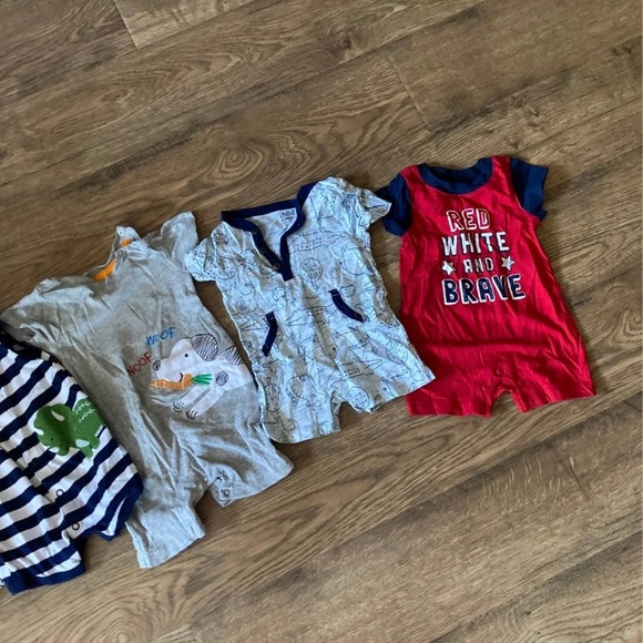5 outfits for 0-3 months - Picture 2 of 4